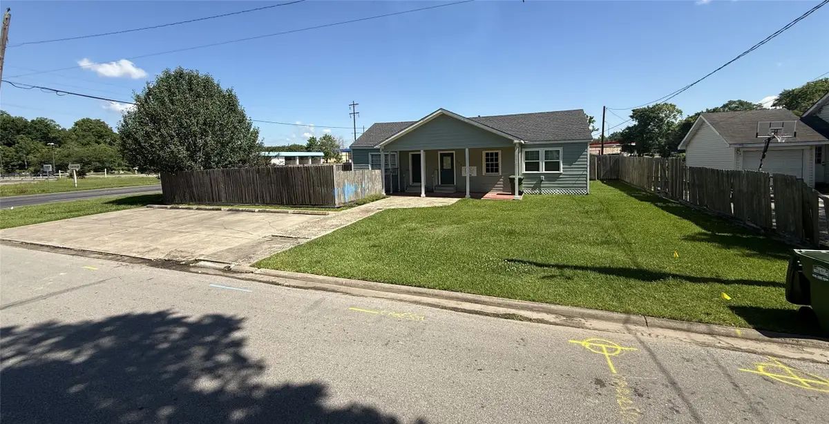 3001 Lincoln Street, Liberty, TX 77575 - #1