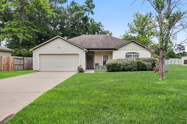 135 Kellyn Oaks Drive, Conroe, TX 77306