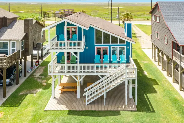 2426 Bluewater Hwy, Surfside Beach, TX 77541