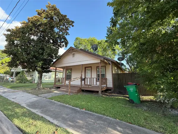 17 E James Street, Baytown, TX 77520