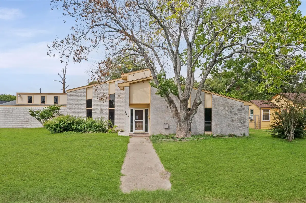 426 S 6th Street, La Porte, TX 77571 - #1