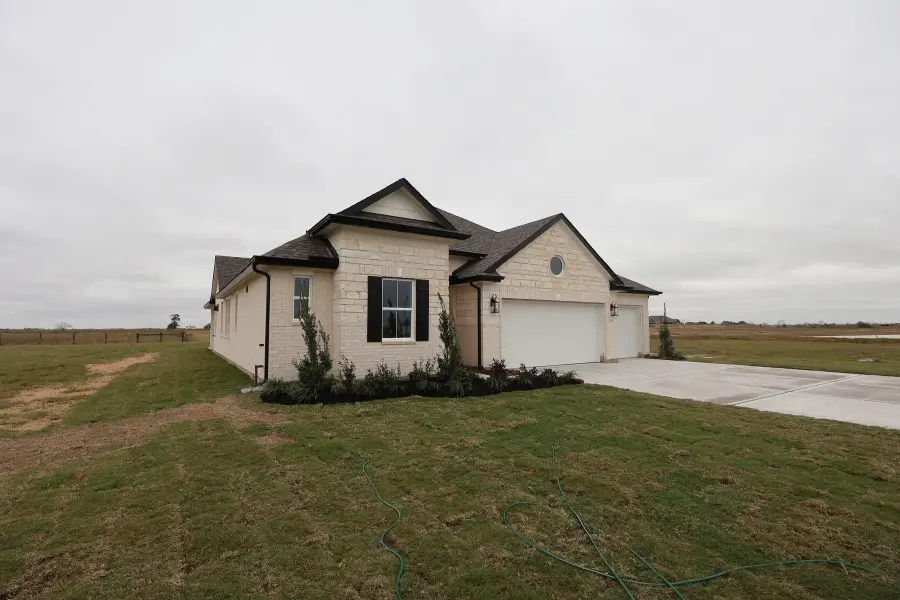 223 Dunovant Drive, Sealy, TX 77474 - Image #2