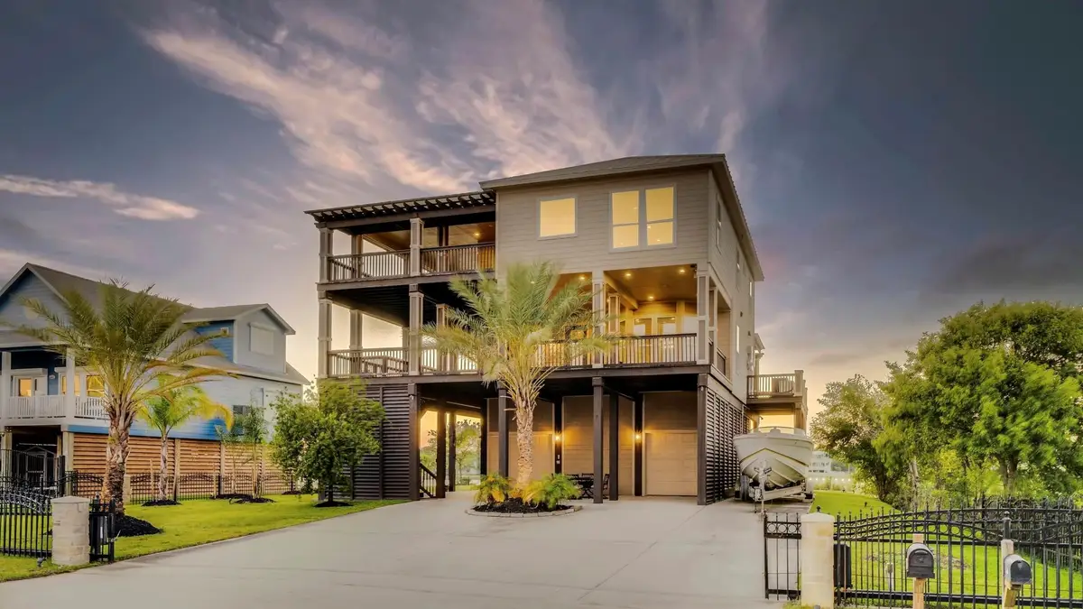 1015 Todville Road, Seabrook, TX 77586 - Image #1