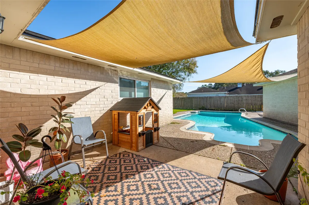 408 Broadmoor Street, Friendswood, TX 77546 - Image #1