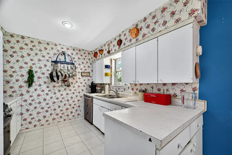 6014 Dawnridge Drive, Houston, TX 77035 - Image #3