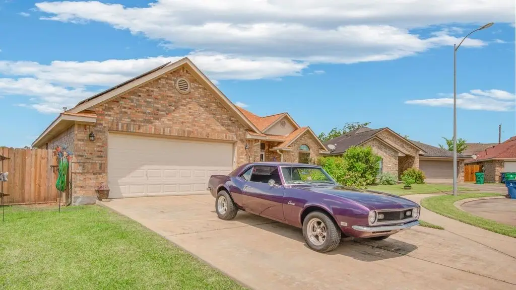 143 Eagle Nest Court, Richwood, TX 77566 - Image #1