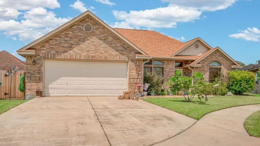 143 Eagle Nest Court, Richwood, TX 77566 - Image #2