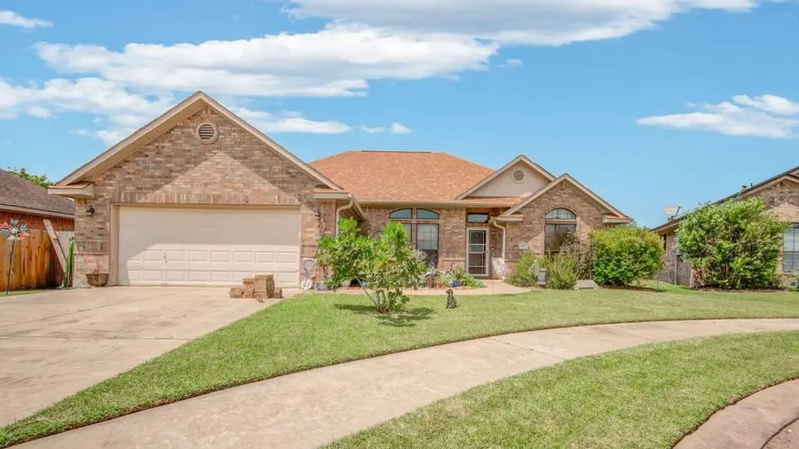 143 Eagle Nest Court, Richwood, TX 77566 - Image #3