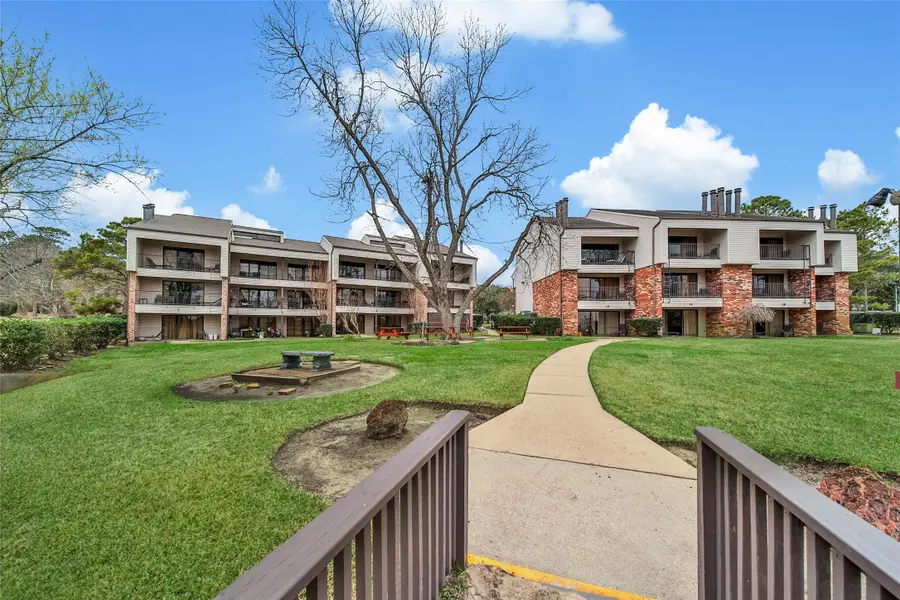 1000 April Sound Boulevard, Montgomery, TX 77356 - #2