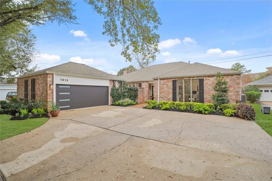1913 Country Club Boulevard, Sugar Land, TX 77478 - Image #2