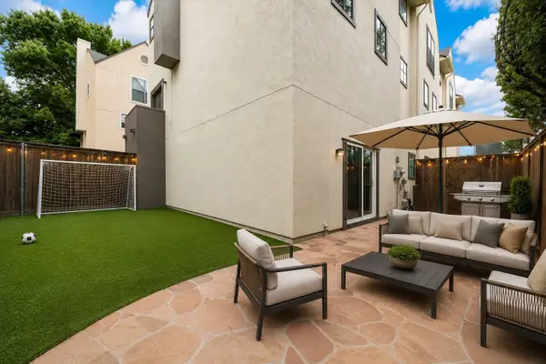 939 Colorado Street #22, Houston, TX 77007