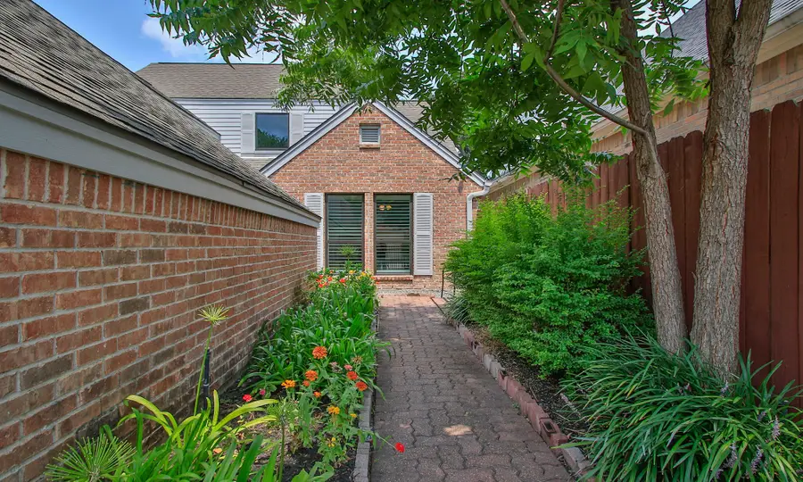 7637 Ameswood Road, Houston, TX 77095 - Image #2