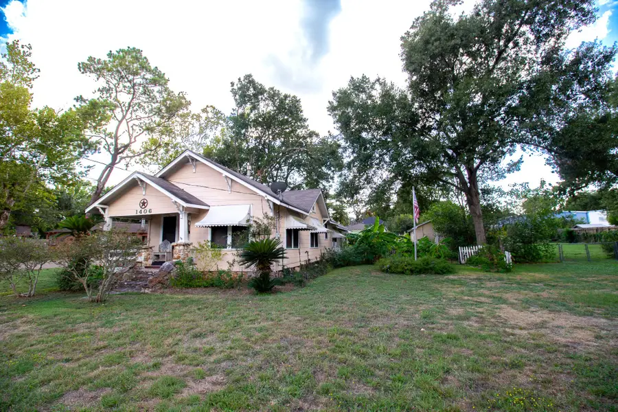1406 S Austin Street, Brenham, TX 77833 - #3