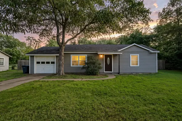 313 E Dumble Street, Alvin, TX 77511