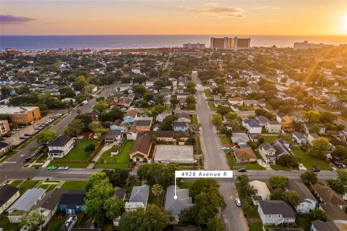 4928 Avenue R, Galveston, TX 77551 - #1