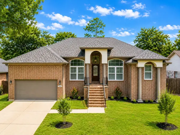 7214 Deep Forest Drive, Houston, TX 77088