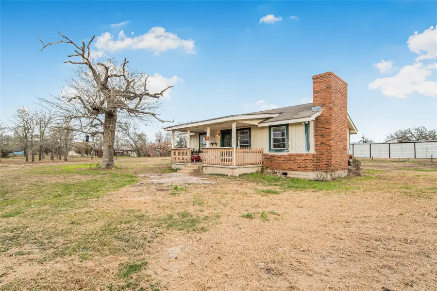 107 Leaning Oaks Street, Somerville, TX 77879 - Image #2