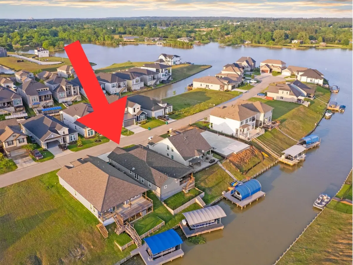 10737 S Lake Mist Lane, Willis, TX 77318 - Image #1