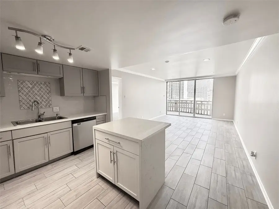 2016 Main Street #915, Houston, TX 77002 - #2