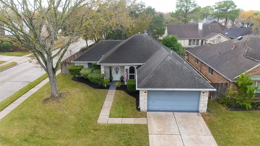 4622 Ten Sleep Lane, Friendswood, TX 77546 - Image #2