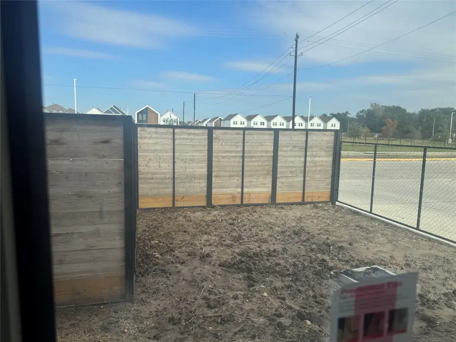 4012 Buffalo Moon Drive, Houston, TX 77045 - Image #3