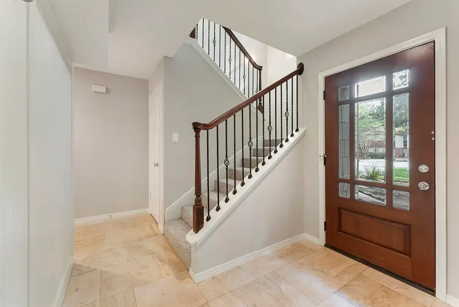 4 Hickory Oak Drive, The Woodlands, TX 77381 - Image #2