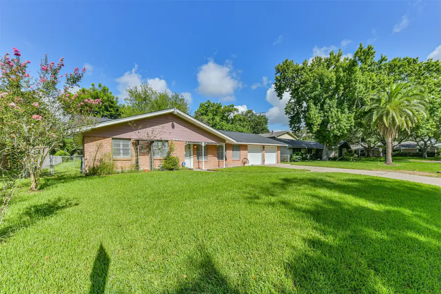 1904 Amy Drive, Baytown, TX 77520 - #2