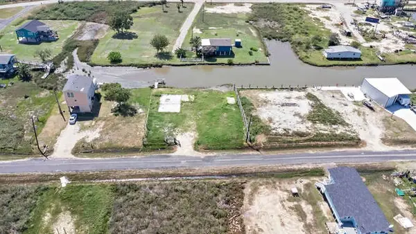 1241 N Loop Road, Crystal Beach, TX 77650