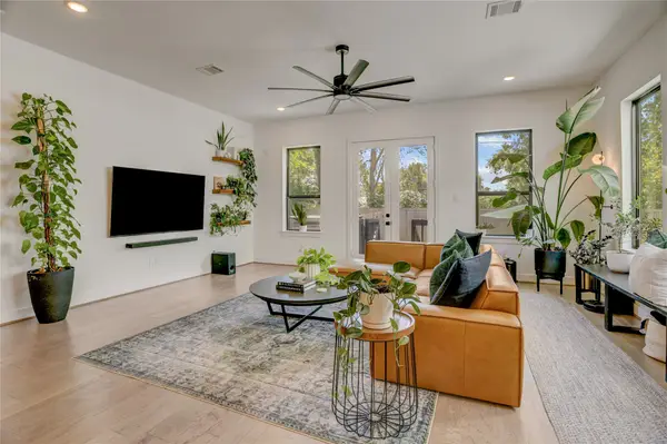 308 E 40th Street #A, Houston, TX 77018
