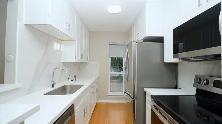 2300 Augusta Drive #22, Houston, TX 77057 - Image #2