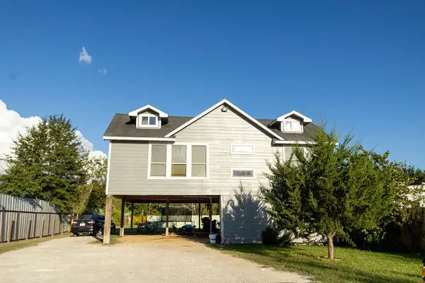 704 County Road 3554, Cleveland, TX 77327