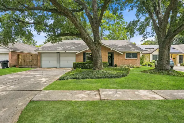 6006 Vicki John Drive, Houston, TX 77096