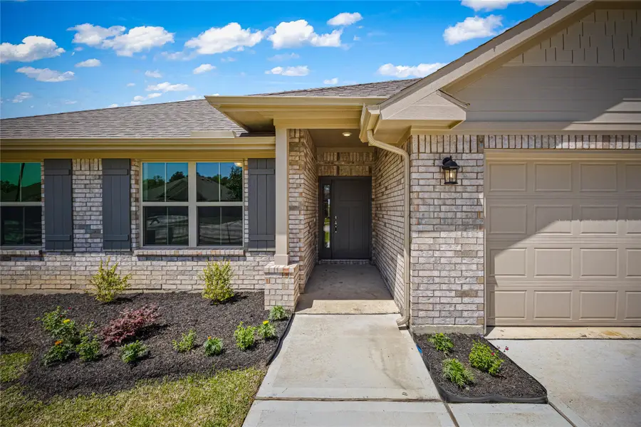 40122 Spyglass Hill Drive, Cleveland, TX 77327 - Image #2