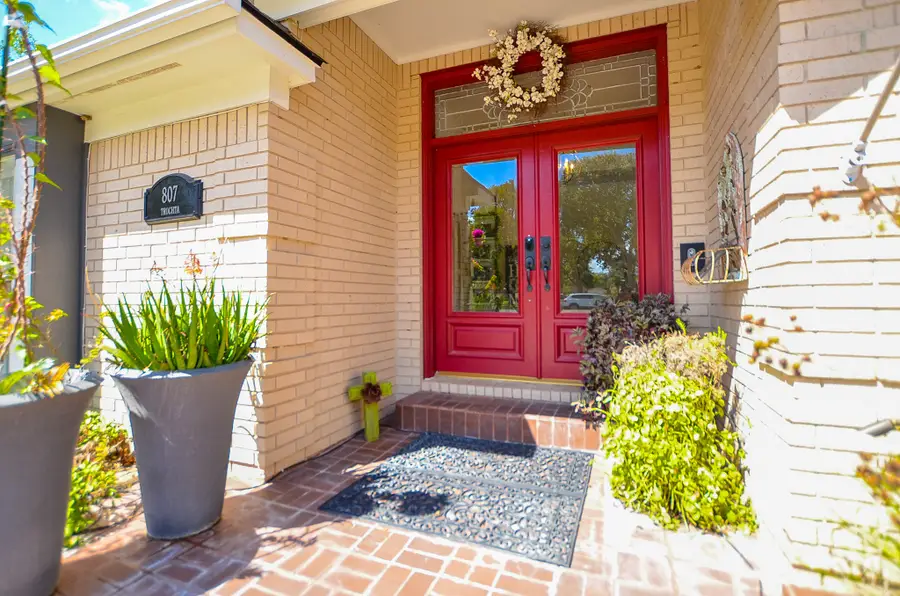 807 Trochta Street, El Campo, TX 77437 - Image #3