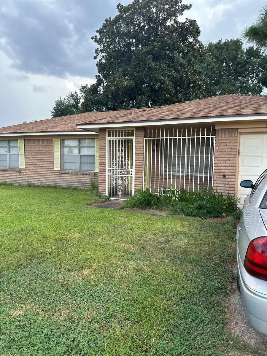 6837 Barney Road, Houston, TX 77092 - Image #2