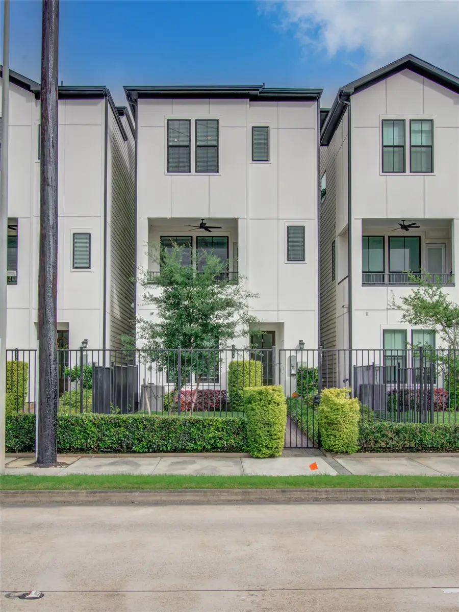 2818 Grand Fountains Drive #B, Houston, TX 77054 - #2