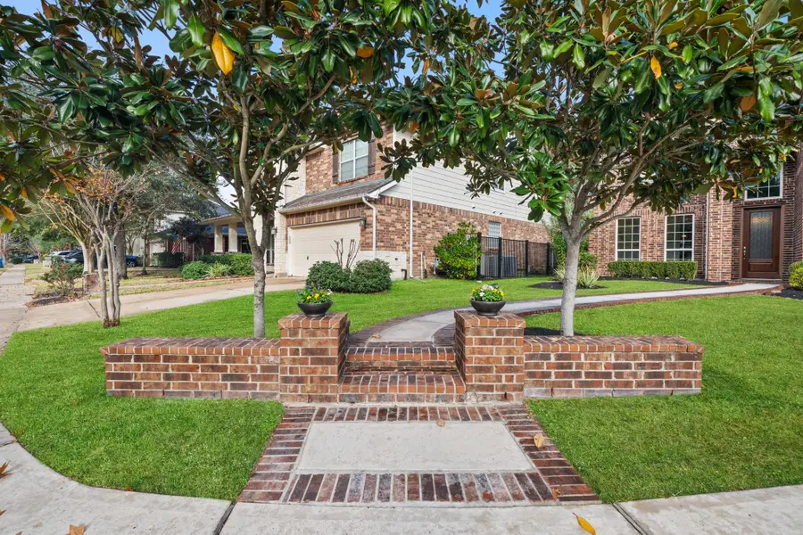 18450 W Laura Shore Drive, Cypress, TX 77433 - Image #2