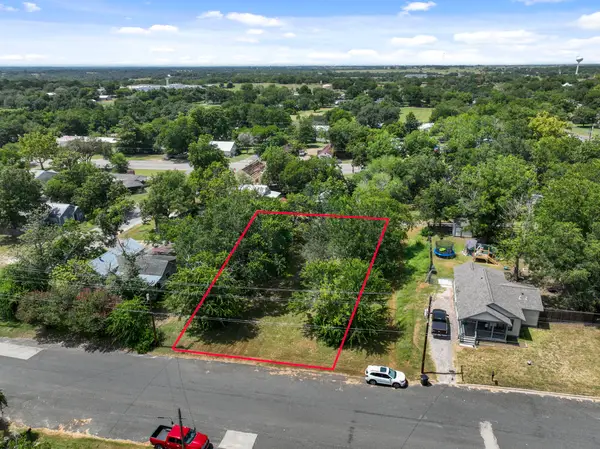 1015 Anderson Street, Schulenburg, TX 78956