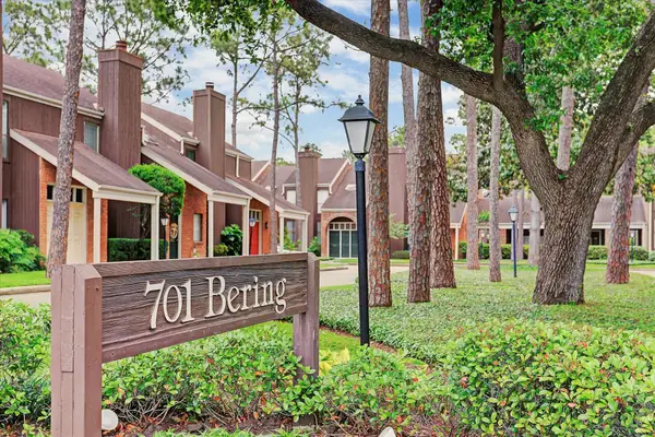 701 Bering Drive #1404, Houston, TX 77057