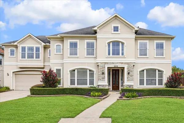 2210 Bywater Drive, Houston, TX 77077