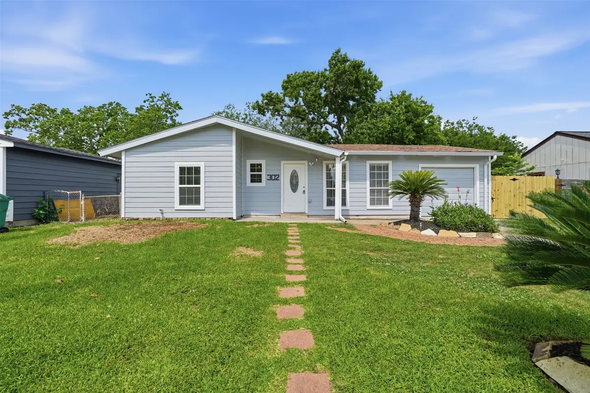 302 Glenmore Dr, Pasadena, TX 77503 - #1
