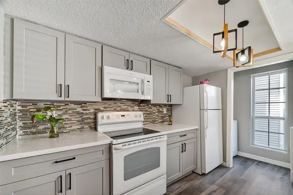 781 Country Place Drive #2054, Houston, TX 77079