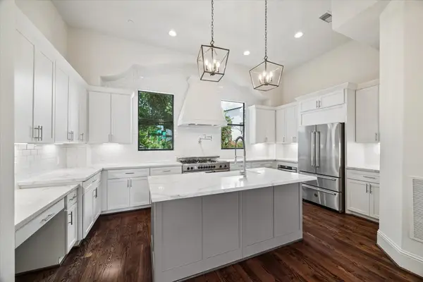 1059 W 16th Street, Houston, TX 77008