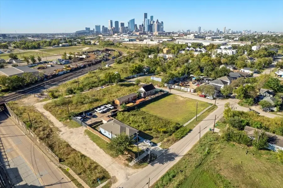 2708 Mills Street, Houston, TX 77026 - #3