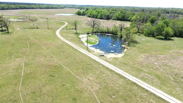 6488 County Road 3555, Lovelady, TX 75851