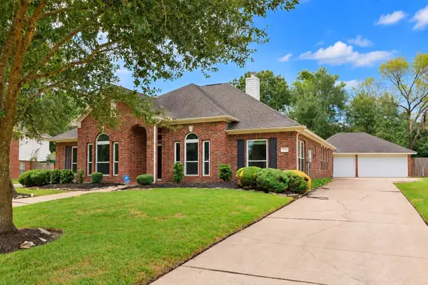304 Melodywood Drive, Friendswood, TX 77546