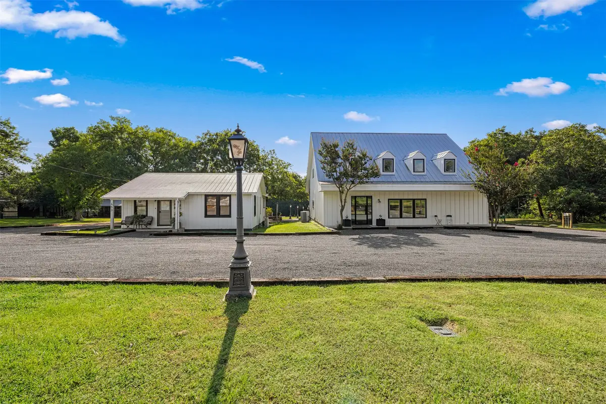 453 N Washington Street, Round Top, TX 78954 - #1
