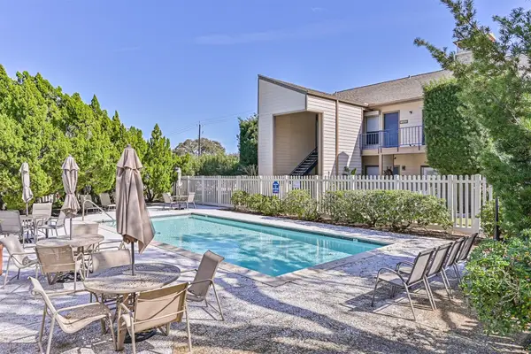 7060 N Holiday Drive, Galveston, TX 77550