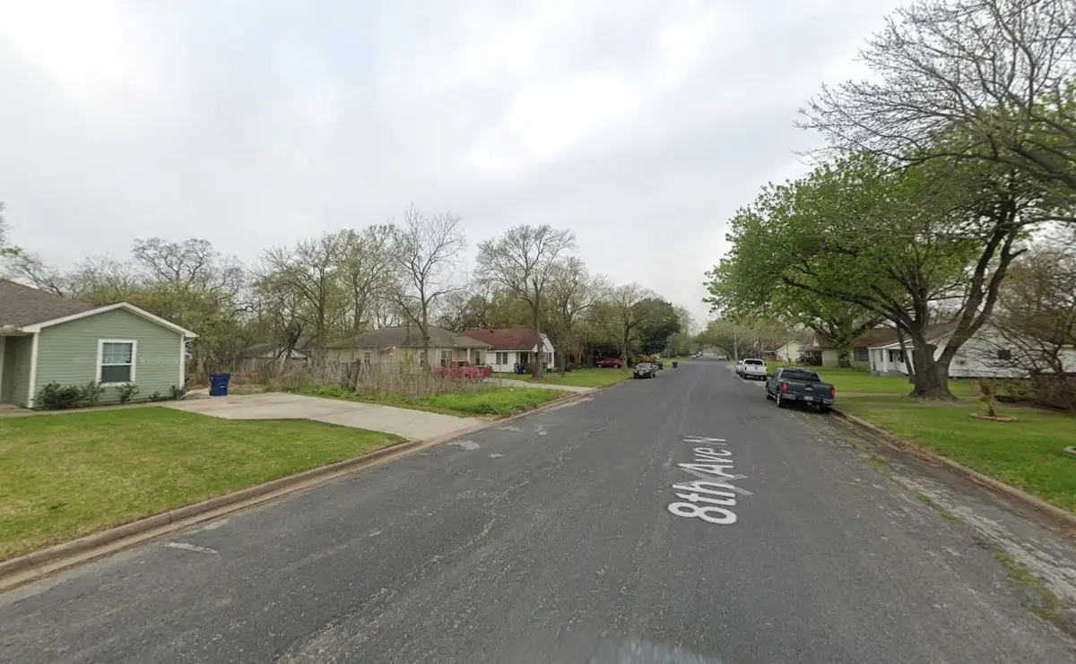 211 8th Avenue N, Texas City, TX 77590 - Image #1