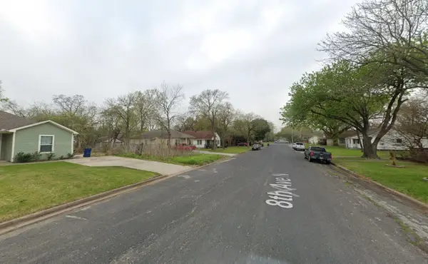 211 8th Avenue N, Texas City, TX 77590